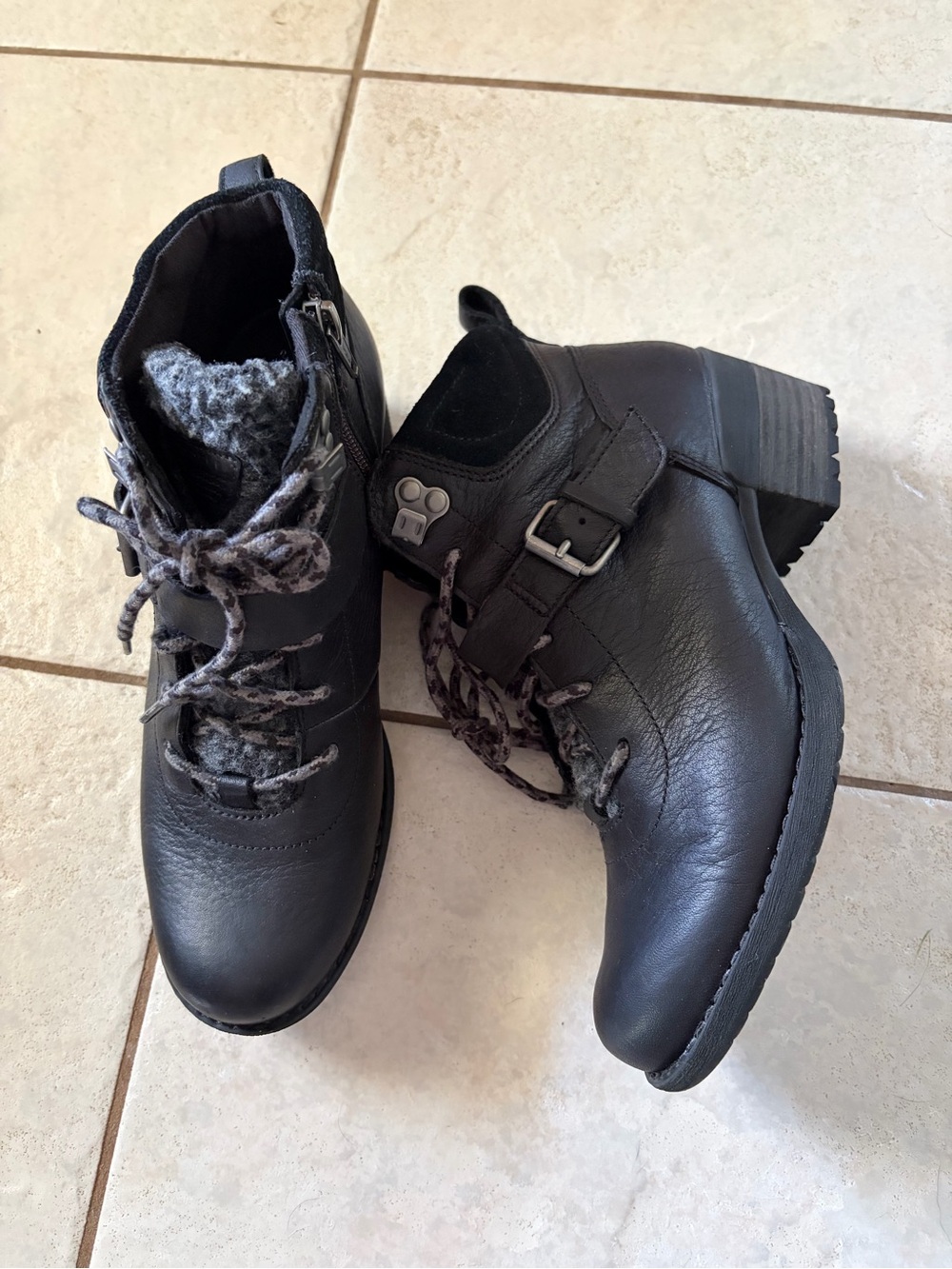 Merrell Women's Shiloh II Waterproof Black Leather Boots